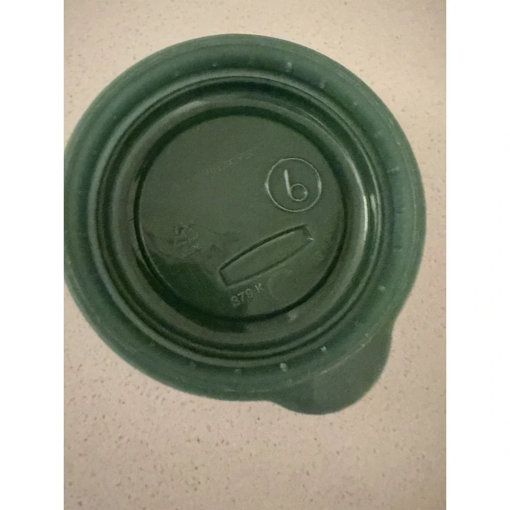 Rubbermaid Vintage Servin' Saver #6 Bowls With Green Lids